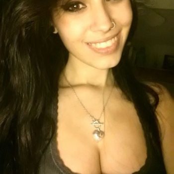 Profil de Mebarka, 28 ans, Pute à Come By Chance