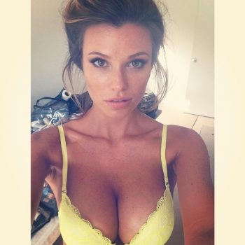 Profil de Mounia, 38 ans, Pute à Englee